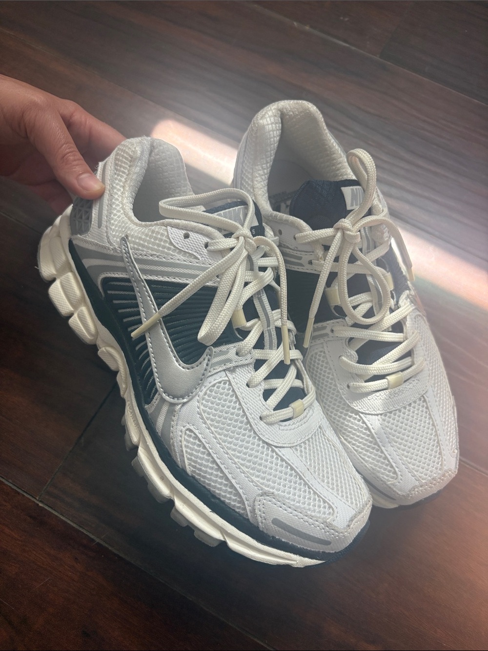 Nike Women’s Vomero White Cream and Navy Athletic Sneakers